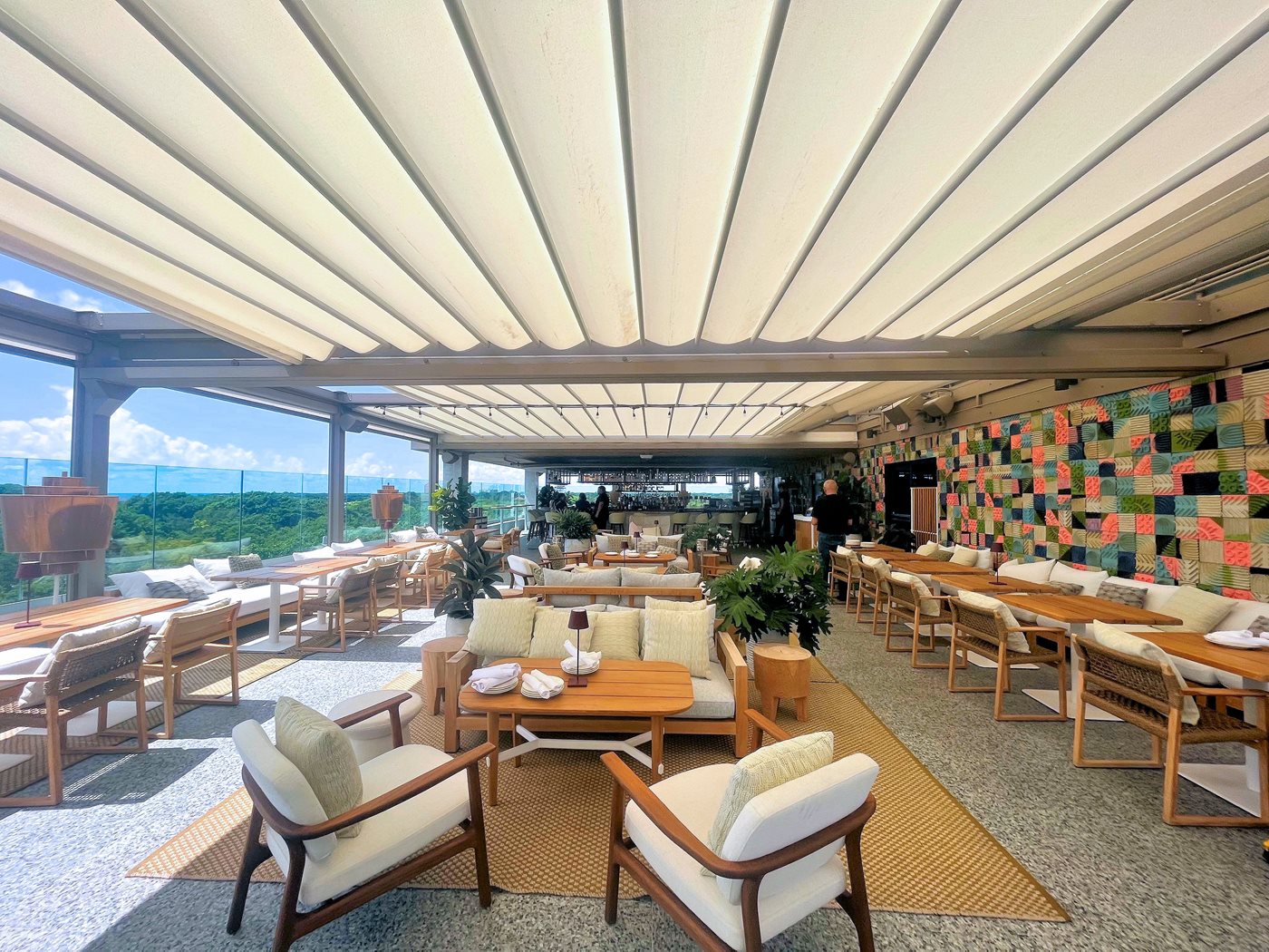 Flat-B-Space-at-Amal-Restaurant-by-Miami-Awning-(1).jpg